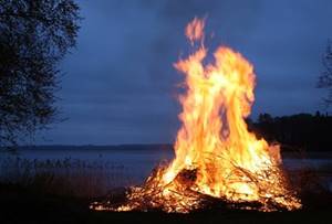 En valborgsh&#228;lsning fr&#229;n Eda kommun