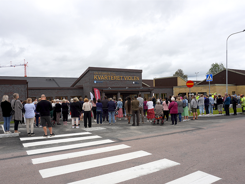 Invigning Violen_publik.jpg